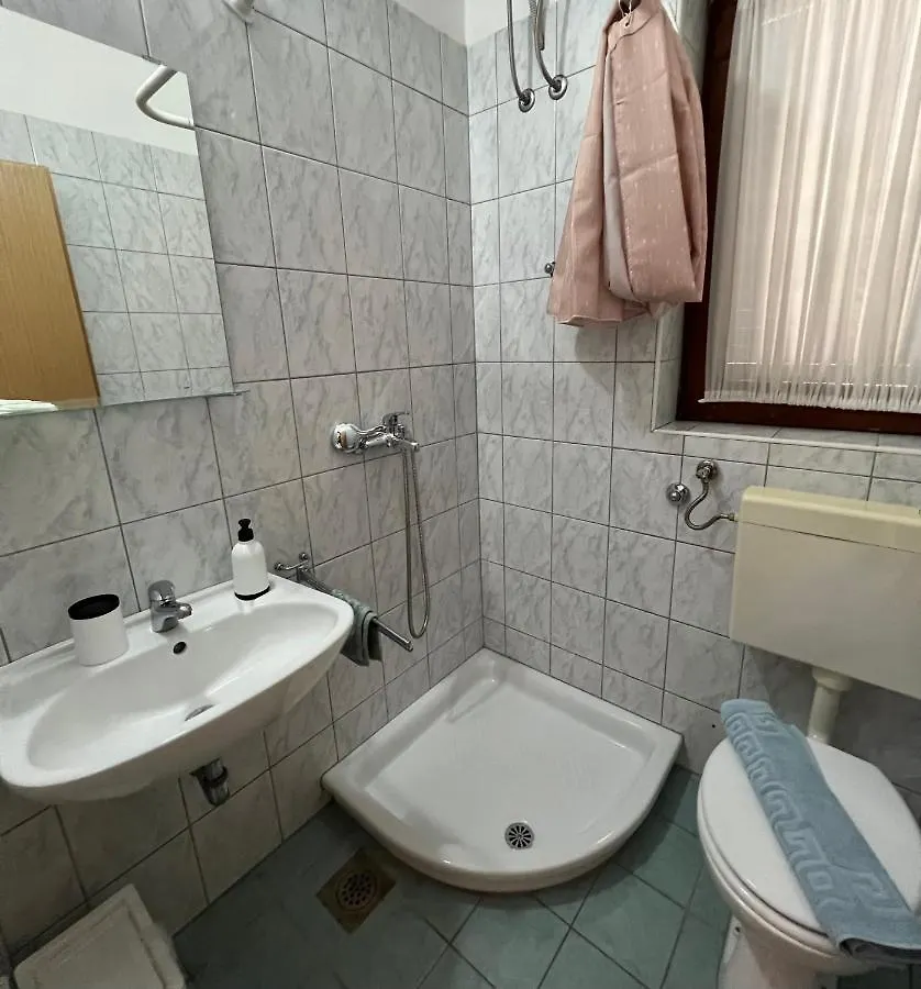 Linc Rooms & Apartments Banjole